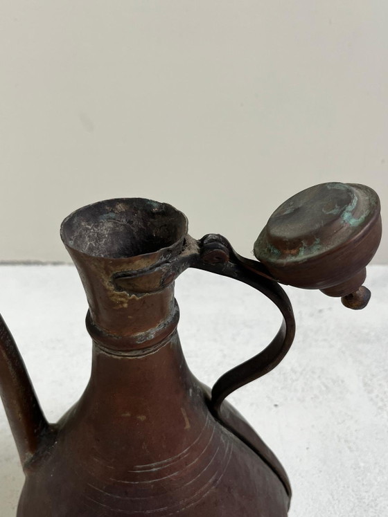 Image 1 of Handgefertigter osmanischer Kupferkrug aus dem 19. Jahrhundert – 38 cm hoch
