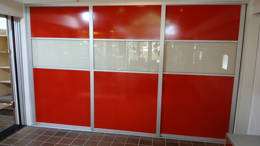 IP20 cabinet with sliding doors