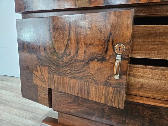 Image 1 of Exclusive 1940s Art Decò sideboard in walnut burl with mirror