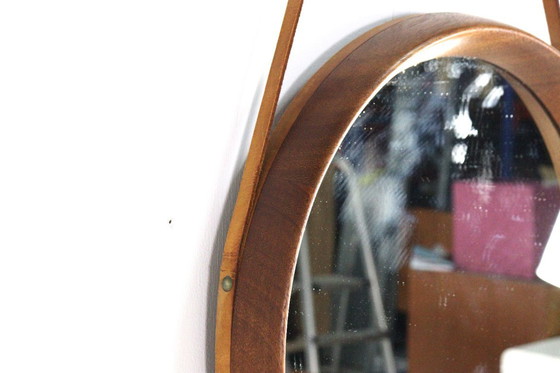 Image 1 of Miroir rond en teck avec bracelet en cuir