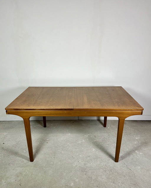 Scandinavische stijl teak uitschuifbare tafel door Nathan meubelen 1960