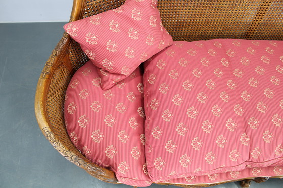 Image 1 of Antico divano intagliato con sponde a canne, Cecoslovacchia