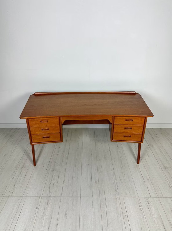 Image 1 of Gebogener Teakholzschreibtisch von Svend Aage Madsen 60s