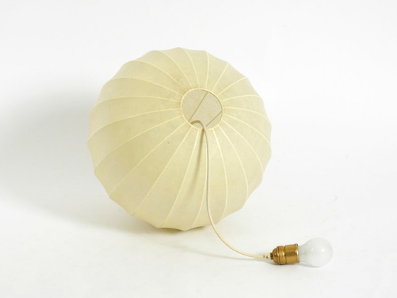 Image 1 of Beautiful round Cocoon pendant lamp in very good original vintage condition from the 1960s