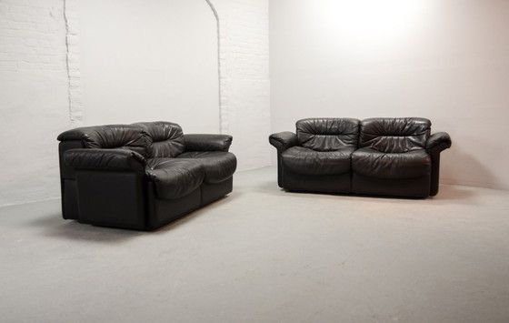 Image 1 of Magnífico sofá de dos plazas De Sede de mediados de siglo, de cuero liso marrón negruzco, DS17. Suiza, década de 1970.