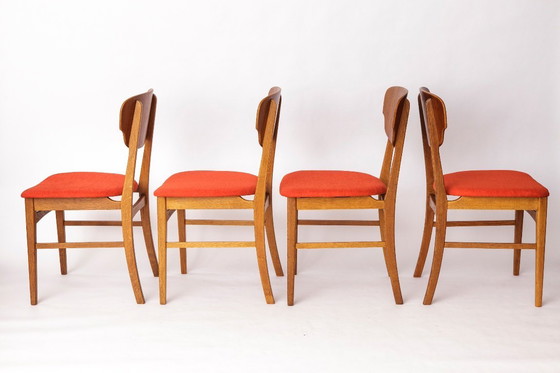 Image 1 of Satz von 4 dänischen Esszimmerstühlen - Teak & Eiche, 1960er Jahre, rot-orange gepolstert