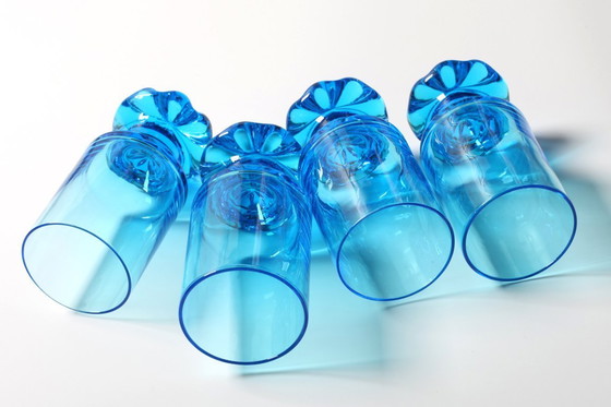 Image 1 of Ensemble de 4 verres vintage uniques bleu vif / Verres rares et massifs / Italie / Années 1960