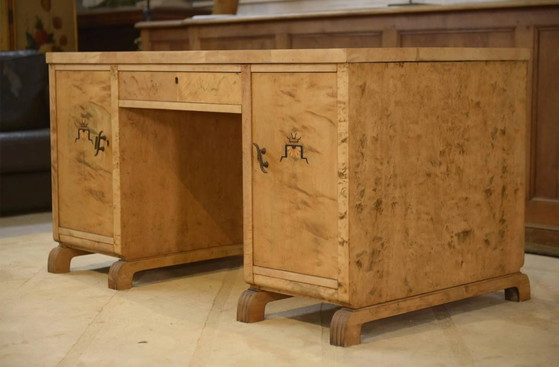 English desk in birch veneer with bee pattern marquetry from the 1950s. – Wood, Vintage (photo 10 of 14)