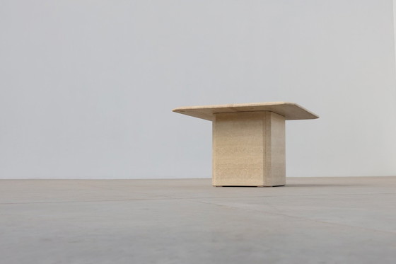 Image 1 of Mesa de centro o auxiliar cuadrada de travertino de mediados de siglo, Italia Años 60