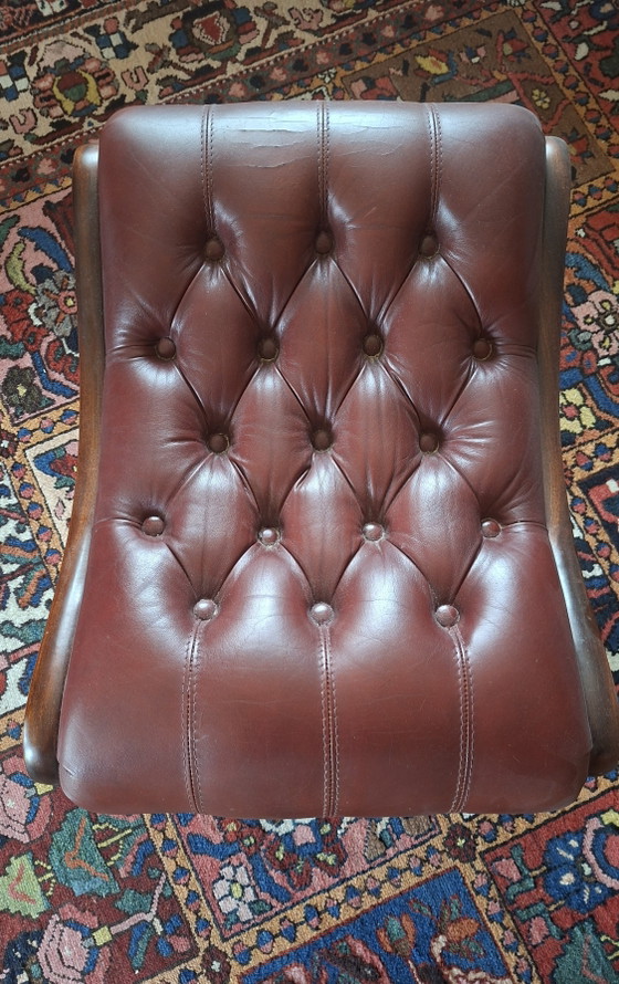 Chesterfield Bank + Fauteuil + Voetenbank – 3-5 zitsbanken, Leather, Wood (photo 6 of 6)