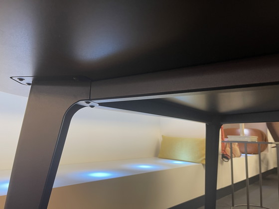 Image 1 of Leolux Bondi dining table