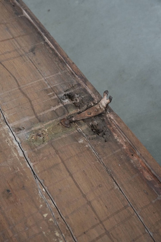 Image 1 of Antique Spanish chest made of walnut wood with beautiful carvings
