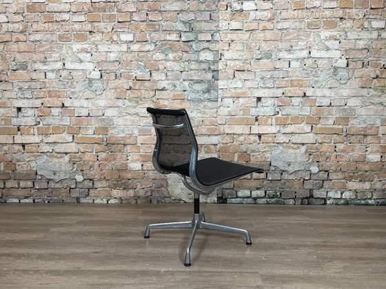 Image 1 of Sedia laterale Herman Miller Eames Aluminum Group