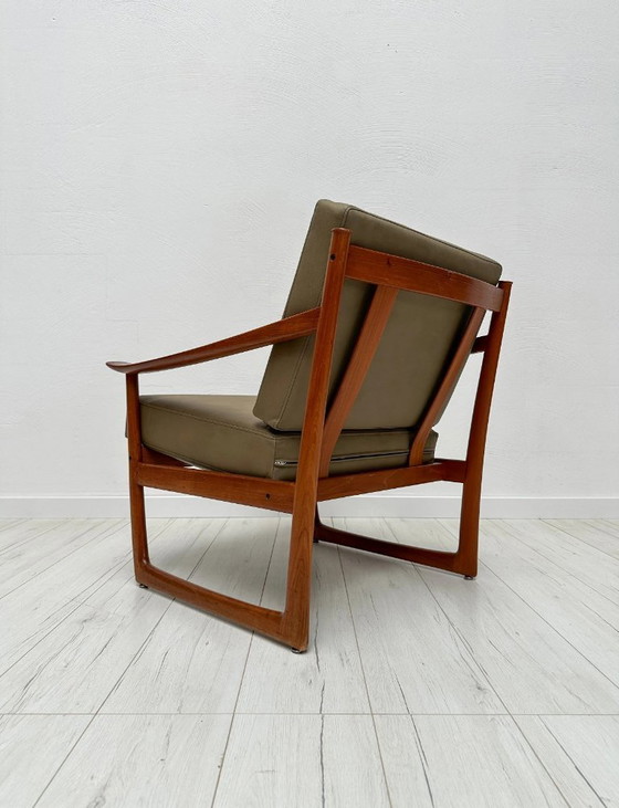 Image 1 of Fauteuil lounge 1/2 vintage FD 130 en teck par Peter Hvidt et Orla Mølgaard-Nielsen pour France et Daverkosen, design danois, 19