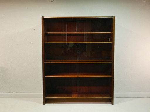 Vintage Vitrine 60er Jahre, Bücherschrank mit Glasschiebetüren, Mid Century Wohnzimmerschrank aus Buche & Eiche, Germany