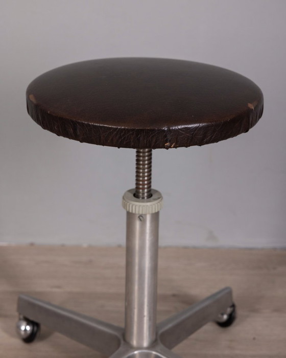 Image 1 of Tabouret vintage des années 1960 en métal et cuir, style industriel