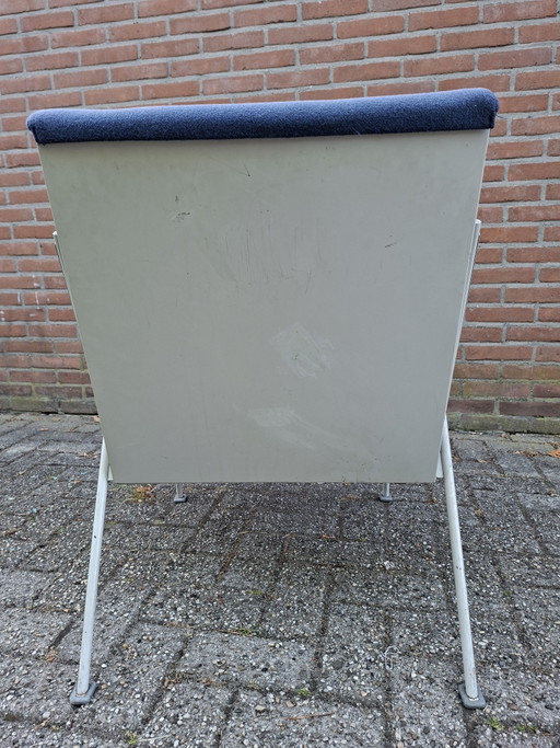 Chaise Oasis, conçue par Wim Rietveld pour Arnhem De Cirkel '58 – fauteuils, Metal (photo 2 of 8)