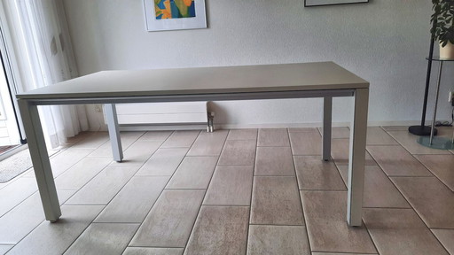 Leolux eetkamertafel Izaki 175x94 lak Cristallo C2100