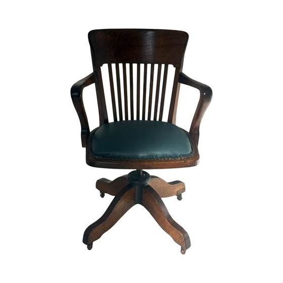 Image 1 of Silla de capitán de madera curvada - Montada sobre una base giratoria - Asiento verde, base de hierro fundido