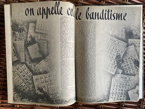 Brochure L’Armée Du Crime, Affiche Rouge. Extremely Rare Historical Document. 1944 – Coffee table books (photo 2 of 12)