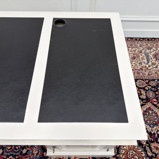 Klassiek Engels Wit Bureau – Leather, Metal (photo 19 of 20)