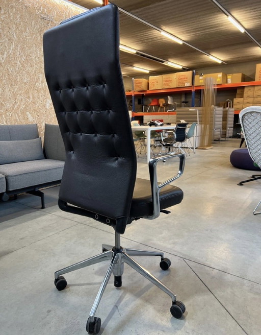 Vitra ID trim by Antonio Citterio