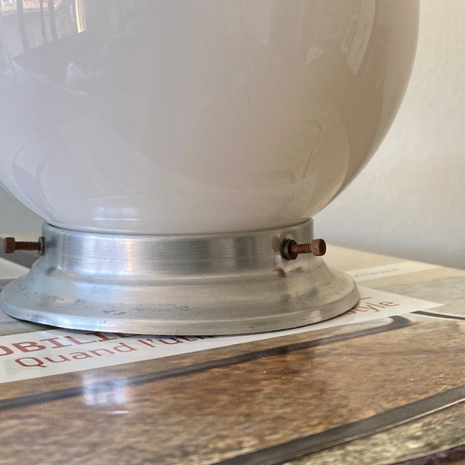 Plafonnier ou applique globe verre opaline blanc 15 cm rosace de fixation en aluminium