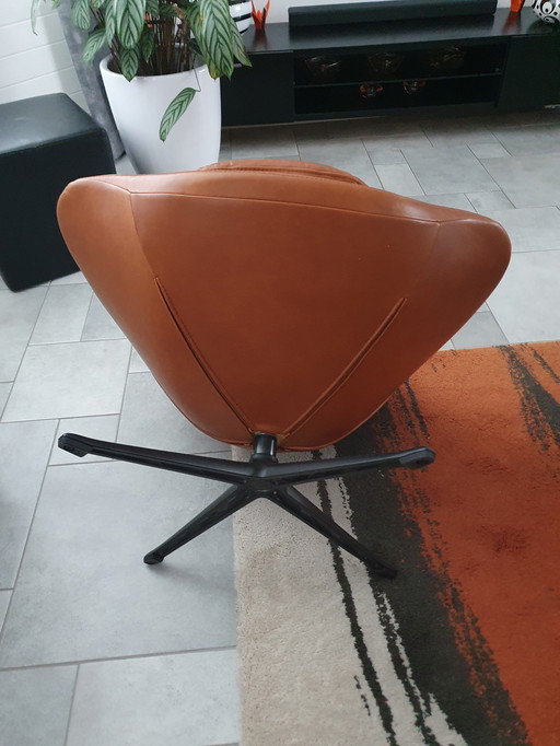 Prominenter Drehstuhl x106.