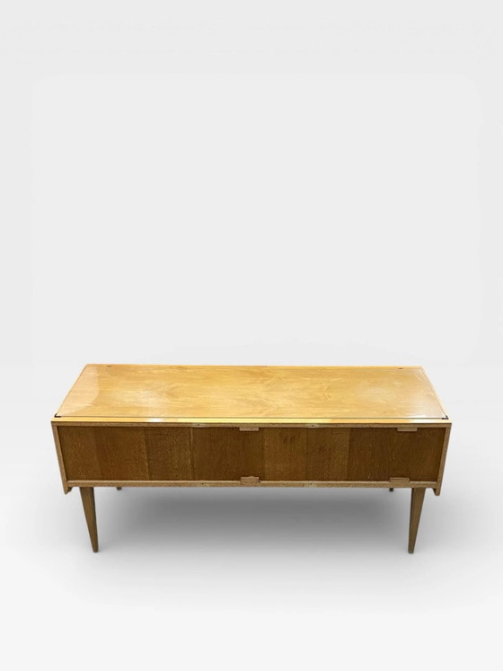 Coiffeuse / Commode Vintage Mid Century – Placage Érable – Poignées Laiton – Plateau Verre – Années 50/60 – (photo 5 of 17)