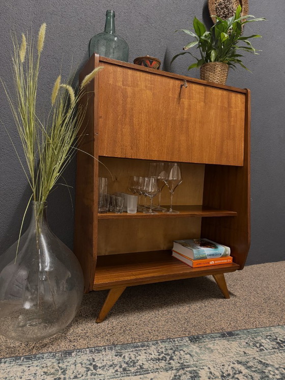 Image 1 of Vintage teak drankkastje met schuine pootjes (Jaren '60)