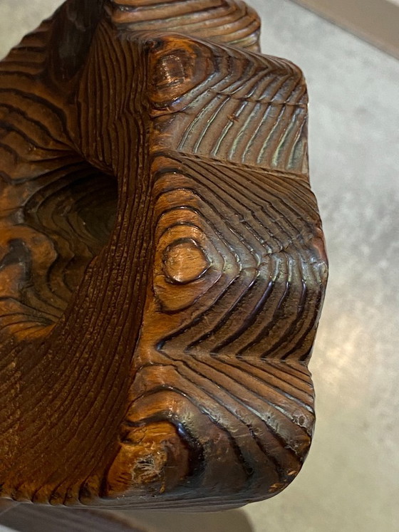 Image 1 of antieke brutalistische driepootstoel nr. 1, gesneden uit massief hout