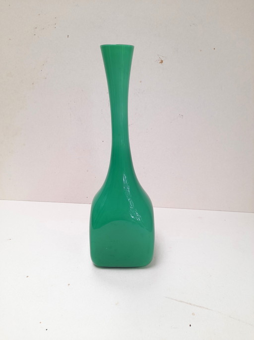 Schwedische Vase in grünem Opalin – vazen, Glass (photo 2 of 5)