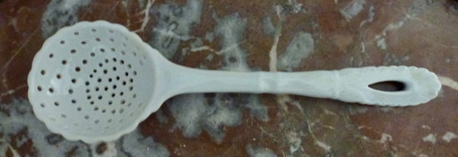 Antieke Porseleinen Suikerstrooier Lepel. – tafelaccessoires, Porcelain (photo 2 of 6)