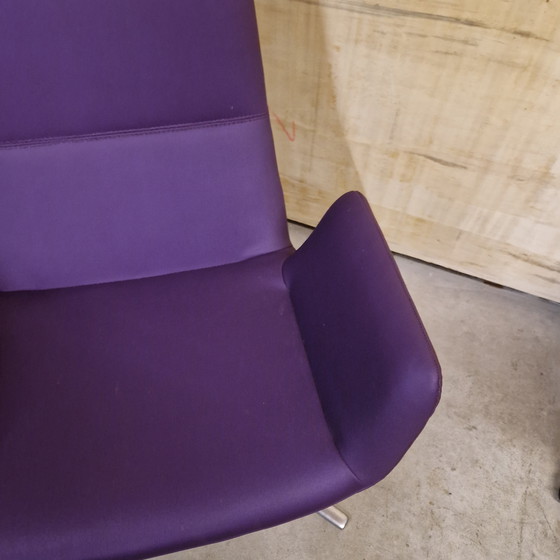 Image 1 of Poltrona girevole Flexi Lounge Purple Poltrona di design in stile anni '70