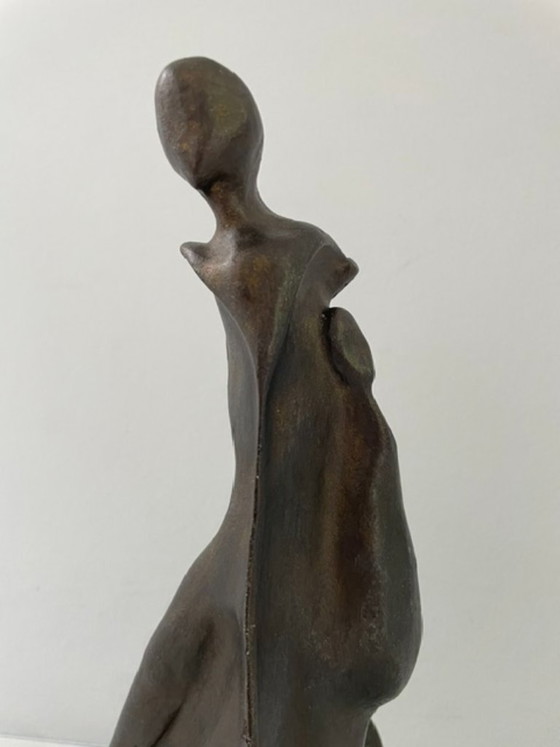 Image 1 of Expressieve sculptuur figuur in de wind - futuristisch