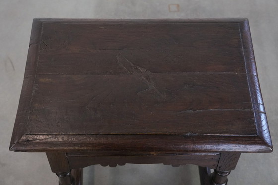 Image 1 of Antieke Engelse eikenhouten joint stool/bijzettafel/kruk uit de 18e eeuw