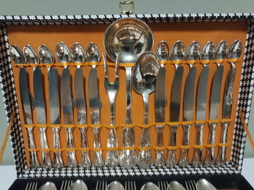 Estuche para cubiertos plateado de Alfred Pollak