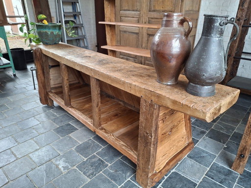 Very nice old workbench