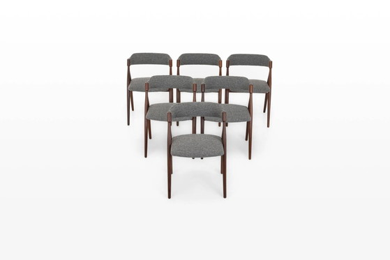 Set of 6 vintage dining chairs in grey bouclé (photo 2 of 14)