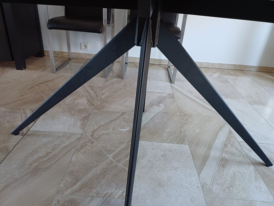 Image 1 of Ovaler Wohnzimmertisch in Anthrazitgrau, 200 cm x 110 cm.