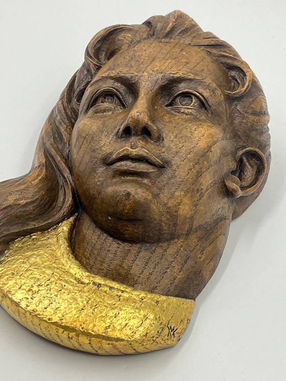 Altorelievo in Gesso Dorato L'Inspiré – Da Raoul Larche – Decorazioni murali, Ceramic (photo 4 of 10)