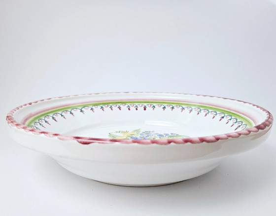 Image 1 of Mid-century vintage GMUNDNER KERAMIK ceramic hanging wall deep plate | Hand-painted floral art pottery from AUSTRIA | 25cm