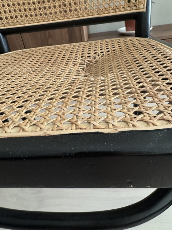Image 1 of 4 schwarze Stühle im Thonet-Stil mit Rattansitzen