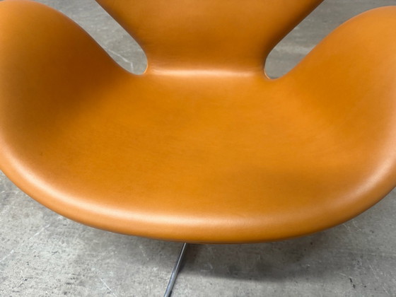 Fritz Hansen Swan chair High model in Camel-Cognac leather, NEW CONDITION! Incl documentation!, Armchairs (photo 5 of 15)