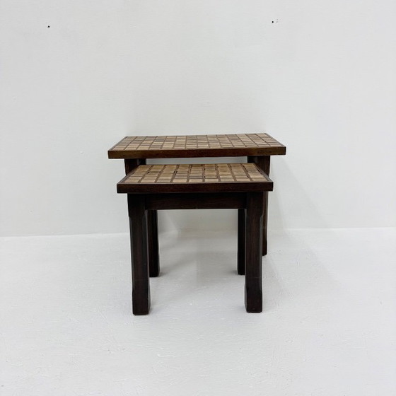 Image 1 of Set aus 2 brutalistischen Beistelltischen aus massivem Eichenholz mit Fliesenplatte, 1970er Jahre