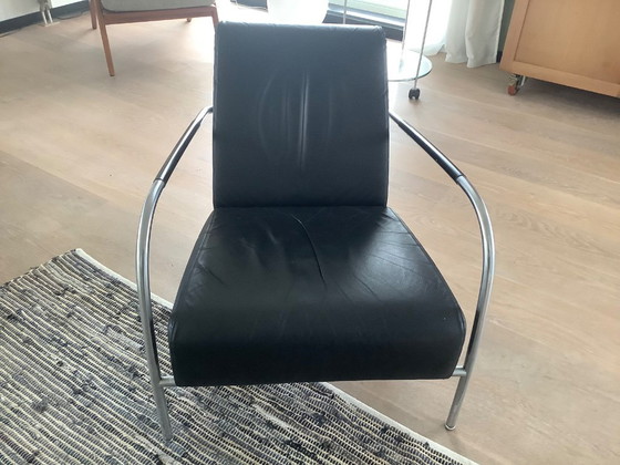 Image 1 of Sedia Harvink in pelle nera con finiture cromate