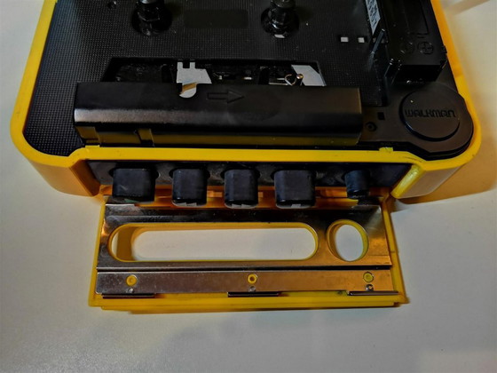 Rare Walkman Sony Collector WM-B52 Vintage Sport Walkman / 80's – Decorative Objects, Plastic (photo 13 of 20)