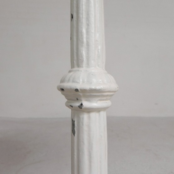 Image 1 of Mesa de bistró con patas de hierro fundido y tablero de mármol, década de 1920.