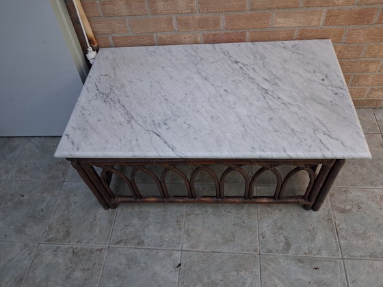 Image 1 of Table basse