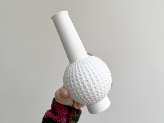 1x Vintage White Biscuit Porcelain AK Kaiser Vintage Vase with Dots (photo 3 of 8)